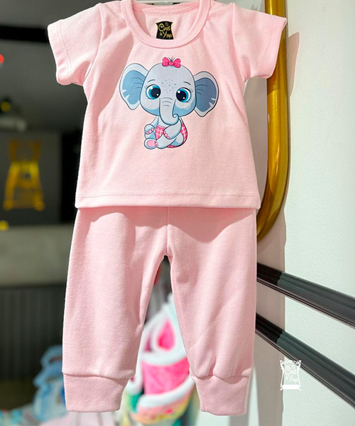 Pijama lisa para bebe rosada