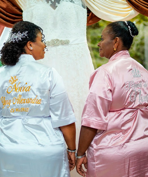 Levantadora de novia y mamá palo rosa y blanco