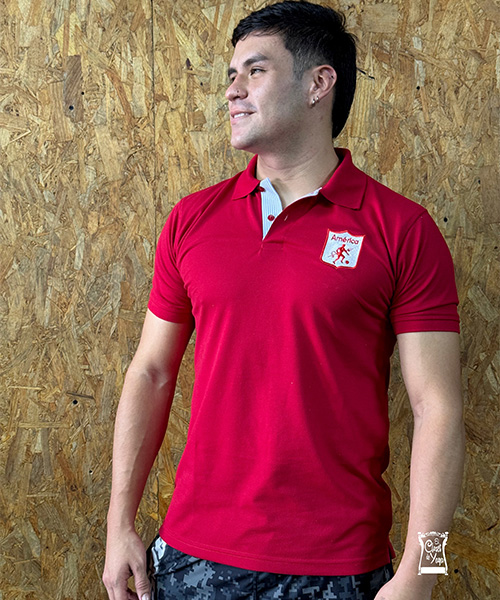 Polo bordado color rojo de América de Cali