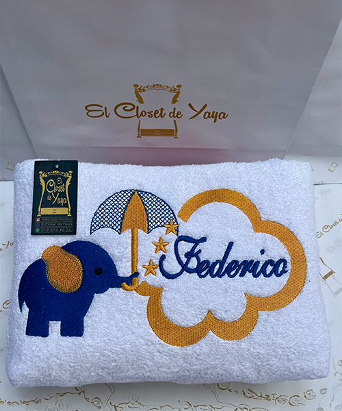 Toalla personalizada para bebe de elefante sombrilla azul