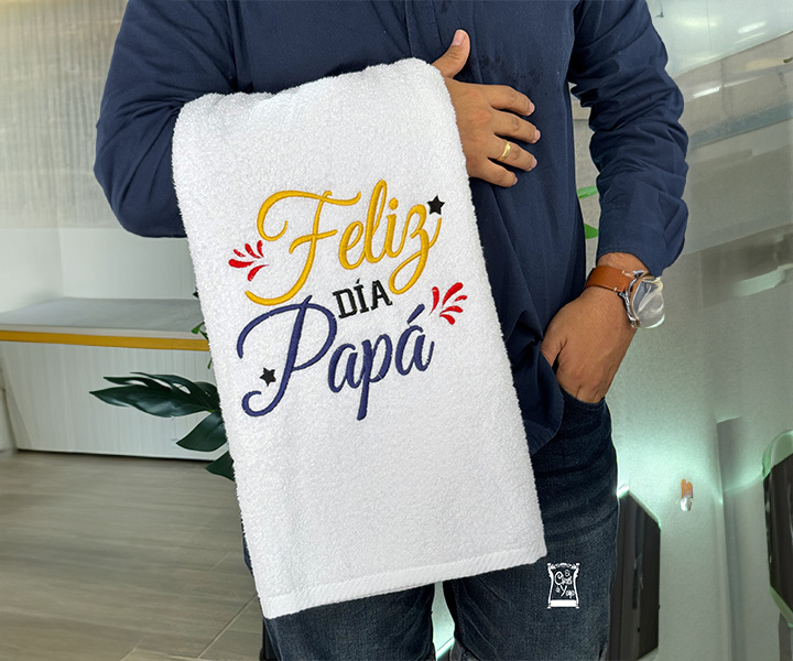 Toalla personalizada felicitando a papá - 290