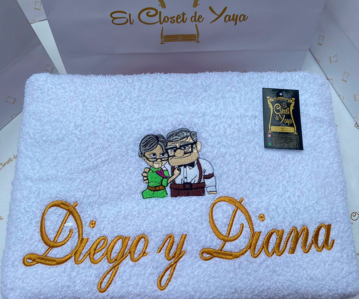 Toalla personalizada para matrimonio de abuelitos up - 360