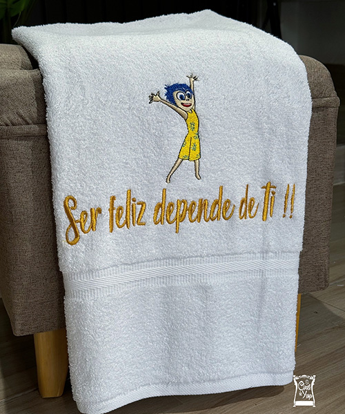 Toalla personalizada para mujer de alegría